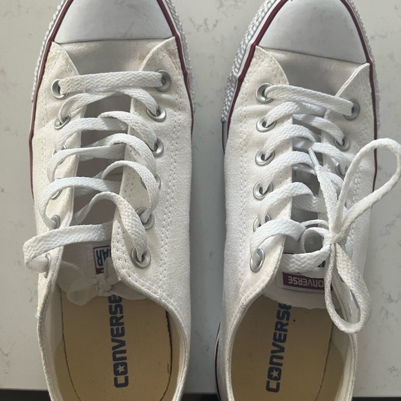 White converse - Picture 3 of 3